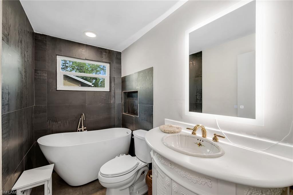 GOLDEN GATE ESTATES - Residential