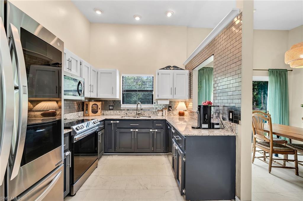 GOLDEN GATE ESTATES - Residential