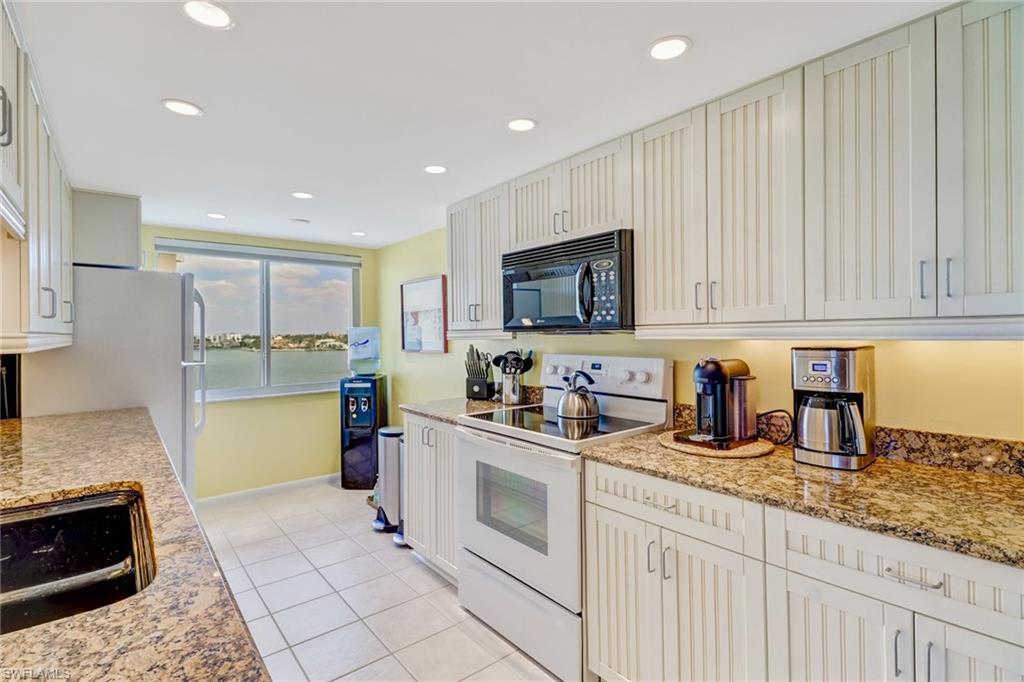 HARBORSIDE WEST - Residential