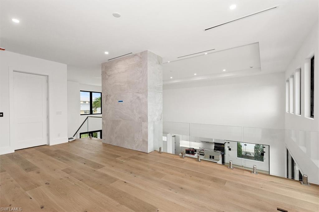 MARCO BEACH - Residential