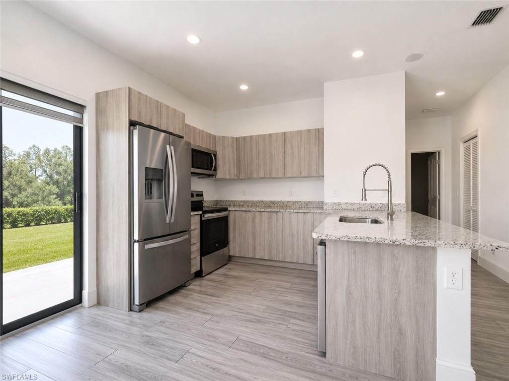 PORT LABELLE - Residential Lease