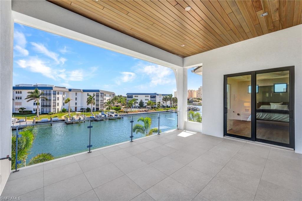 MARCO BEACH - Residential