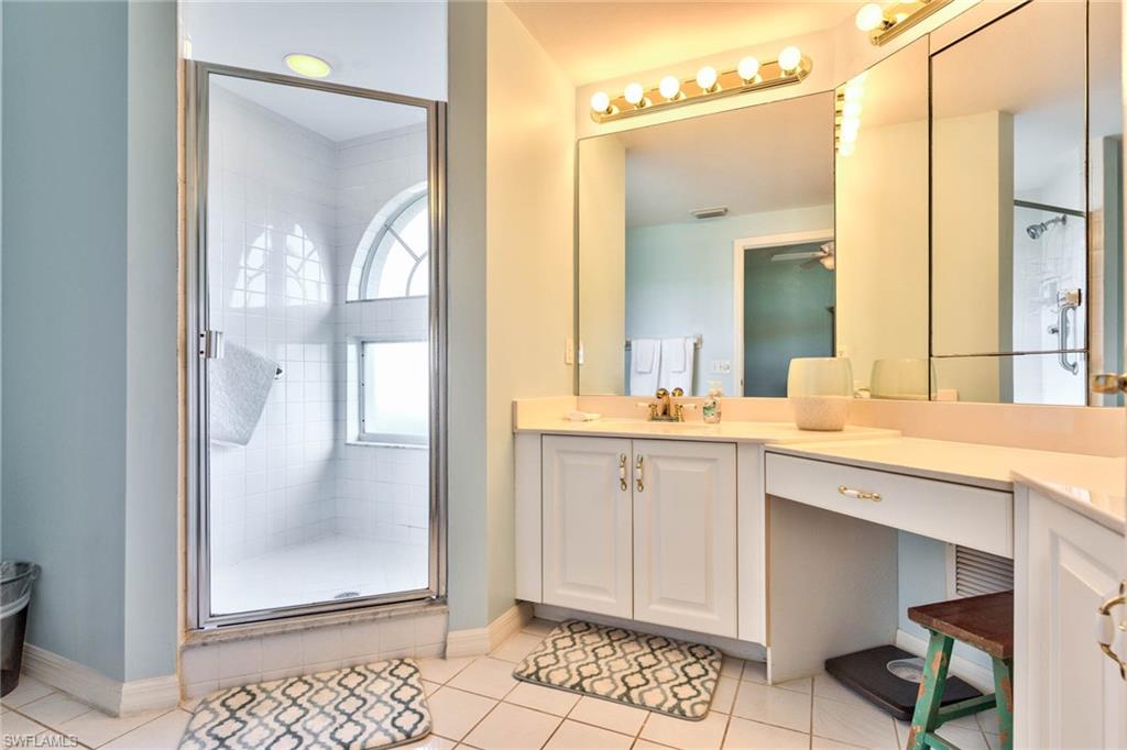 LAKESIDE CARRIAGE HOMES - Residential Lease
