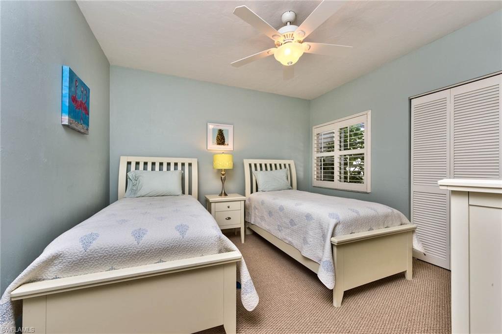 LAKESIDE CARRIAGE HOMES - Residential Lease