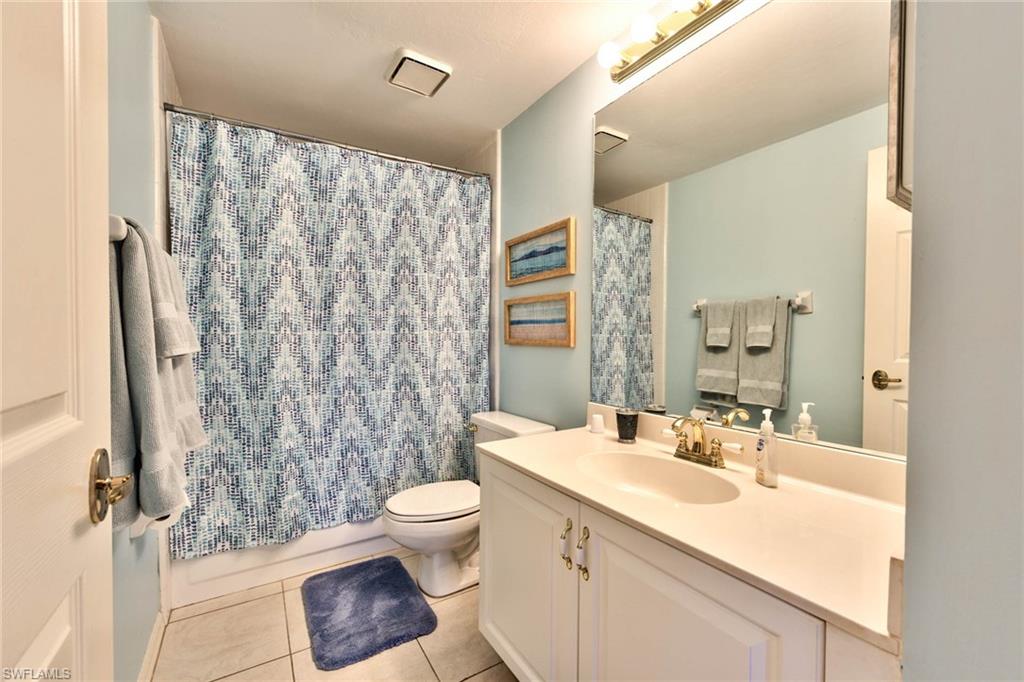LAKESIDE CARRIAGE HOMES - Residential Lease