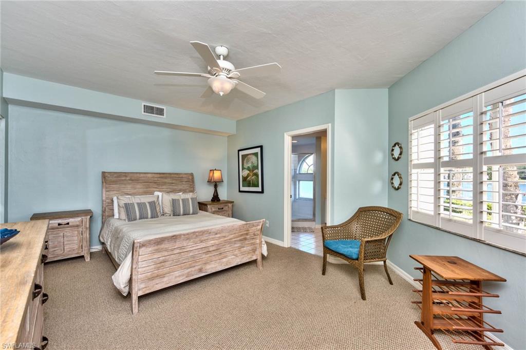 LAKESIDE CARRIAGE HOMES - Residential Lease