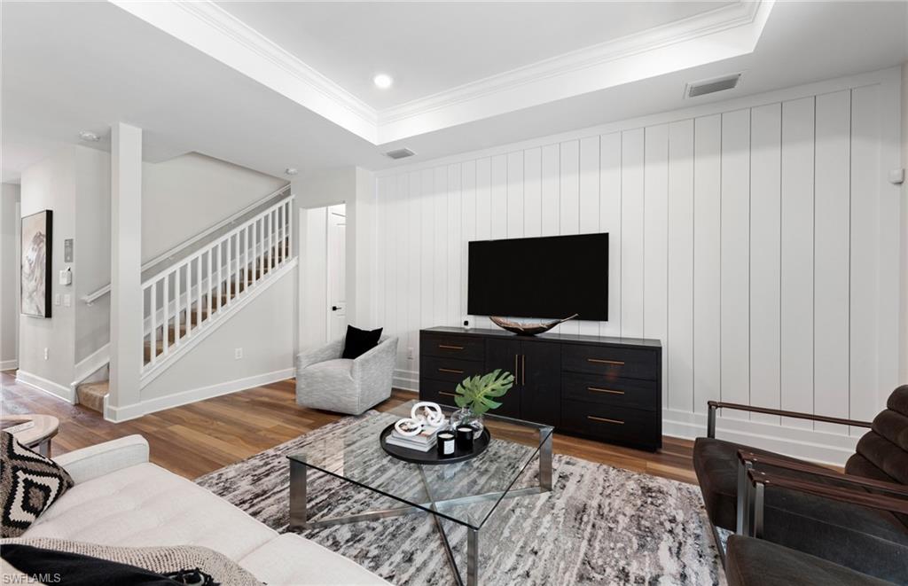NORTHRIDGE - Residential