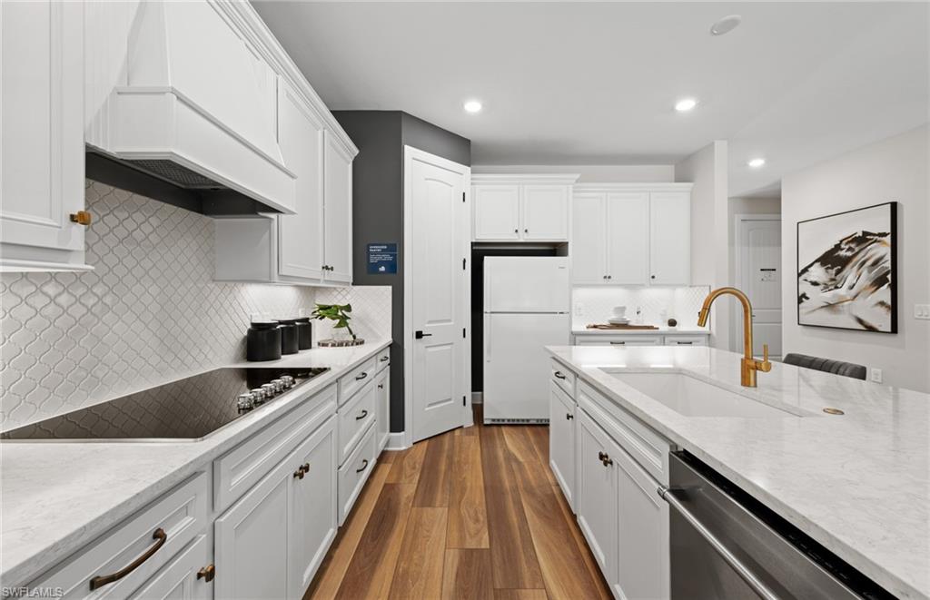 NORTHRIDGE - Residential