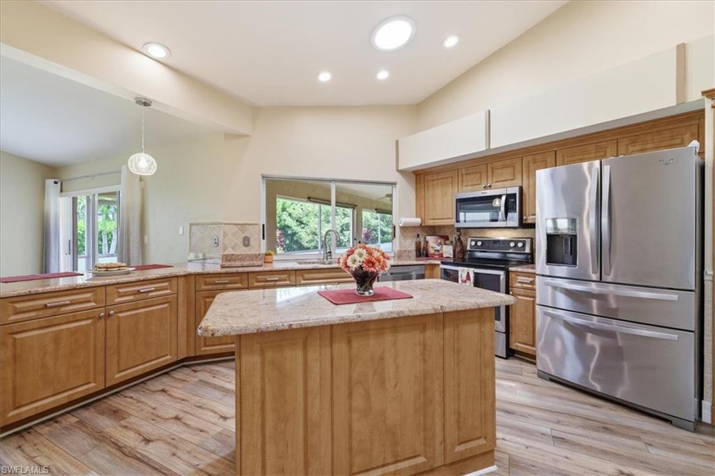CROSS CREEK ESTATES - Residential