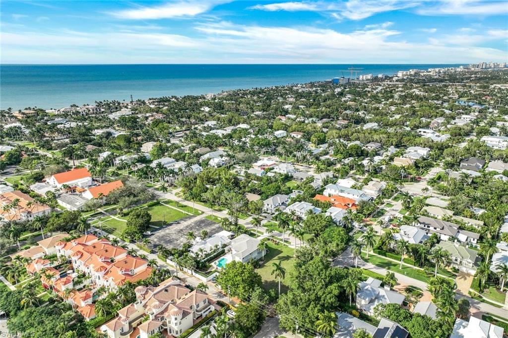 OLDE NAPLES - Land