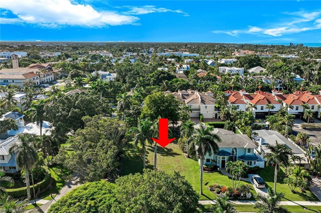 OLDE NAPLES - Land