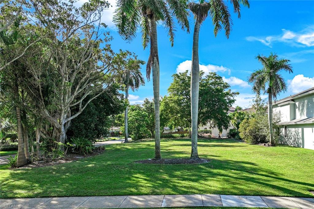 OLDE NAPLES - Land