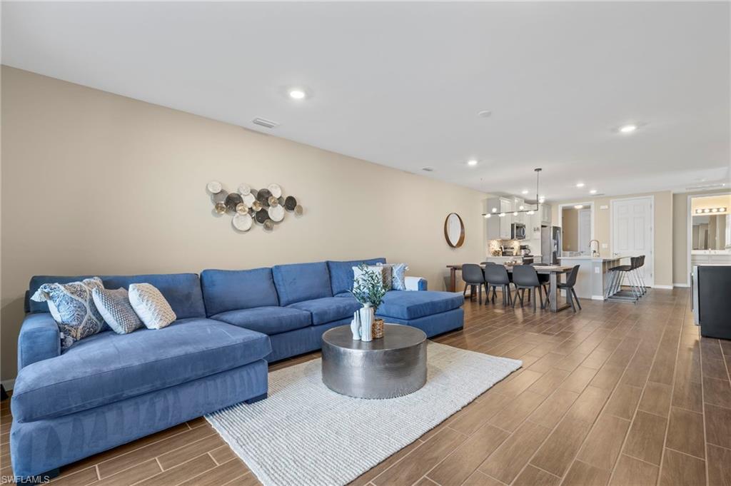 CORAL HARBOR - Residential Lease