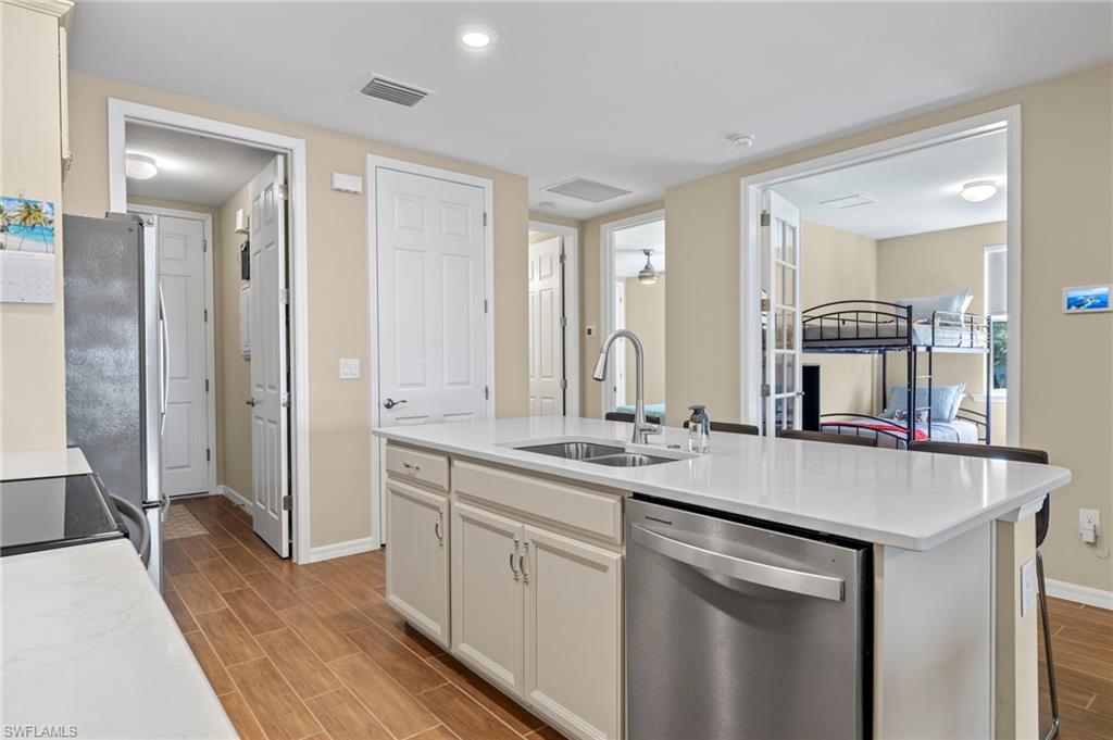 CORAL HARBOR - Residential Lease