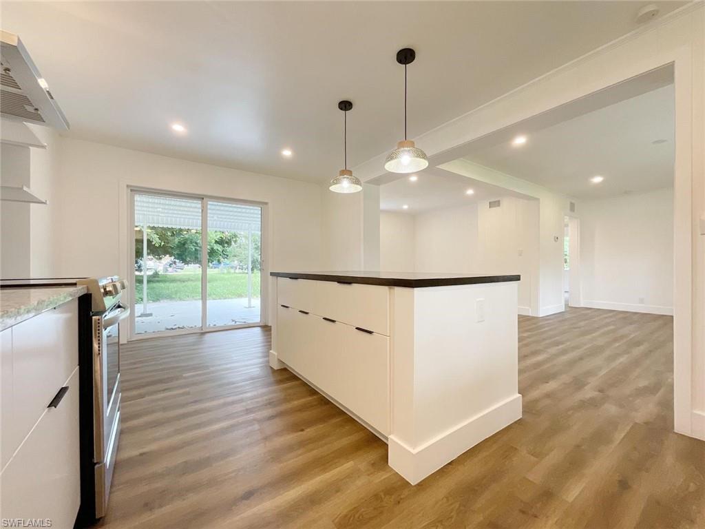 MARAVILLA CIRCLE - Residential