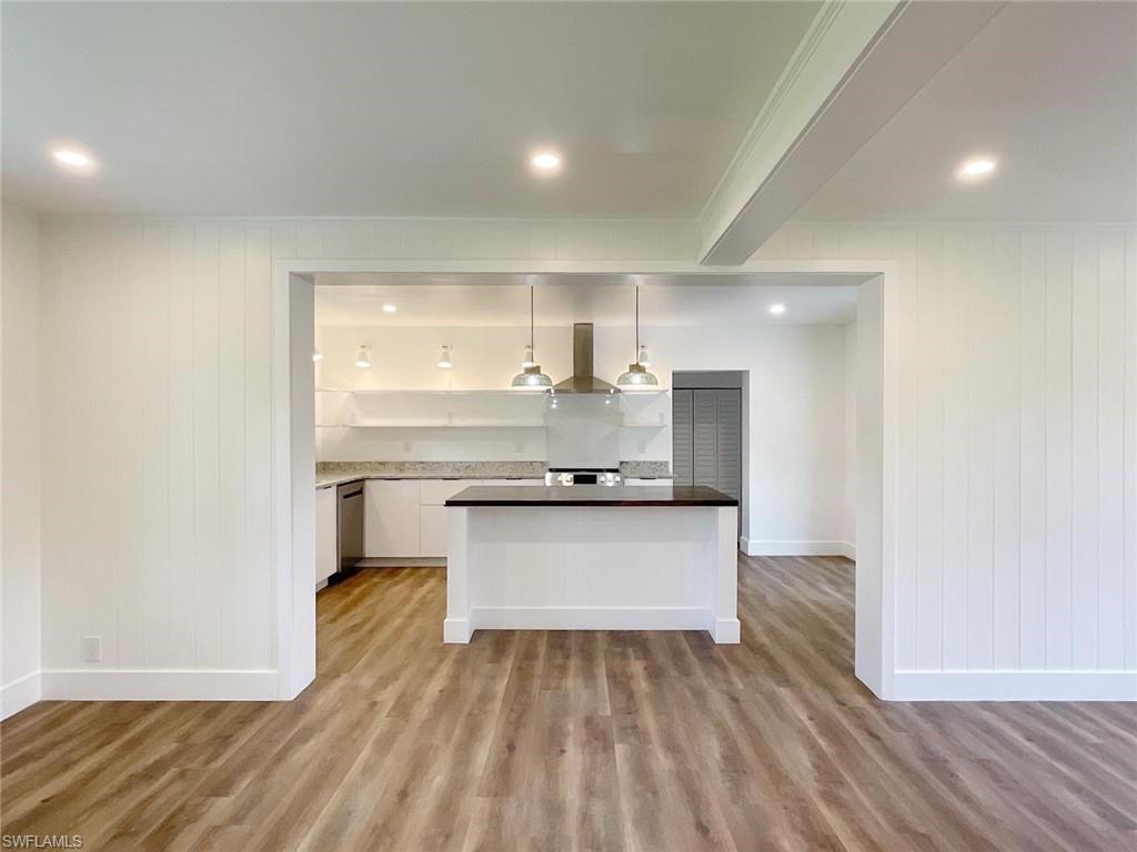 MARAVILLA CIRCLE - Residential
