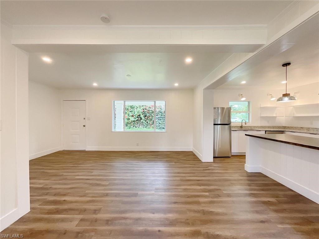 MARAVILLA CIRCLE - Residential