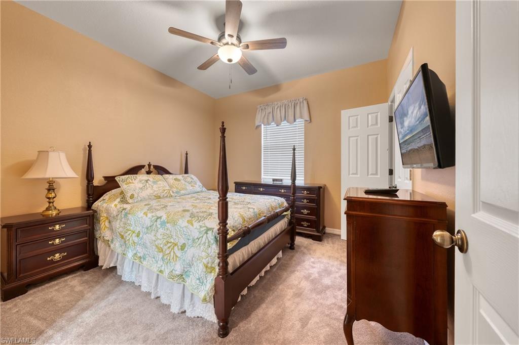 VALENCIA LAKES - Residential