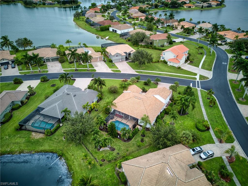 VALENCIA LAKES - Residential