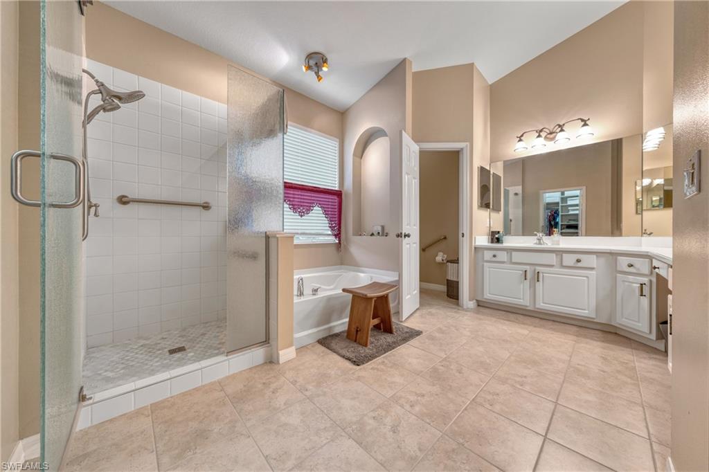 VALENCIA LAKES - Residential