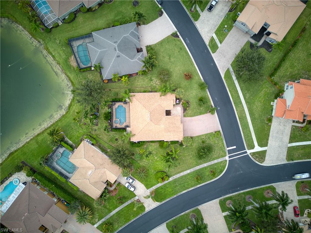VALENCIA LAKES - Residential