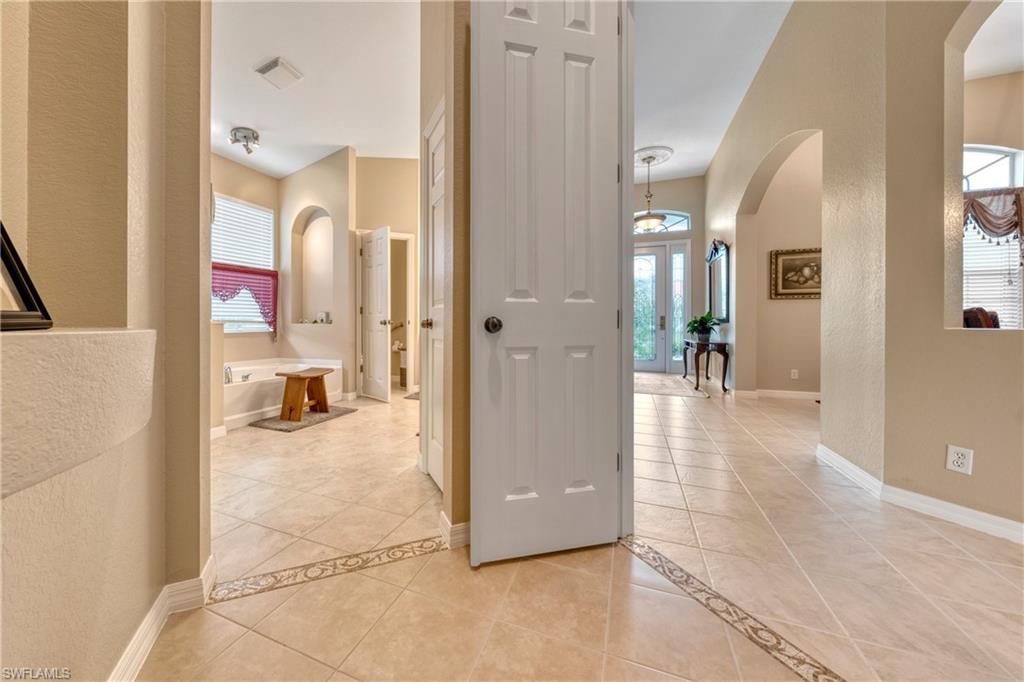 VALENCIA LAKES - Residential