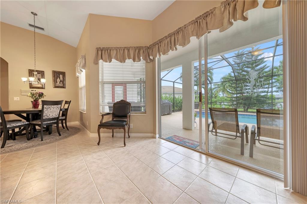 VALENCIA LAKES - Residential
