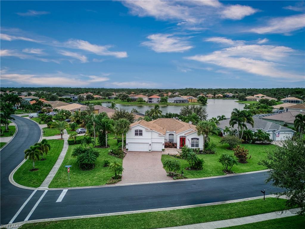 VALENCIA LAKES - Residential