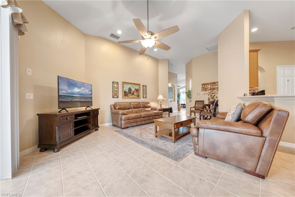 VALENCIA LAKES - Residential