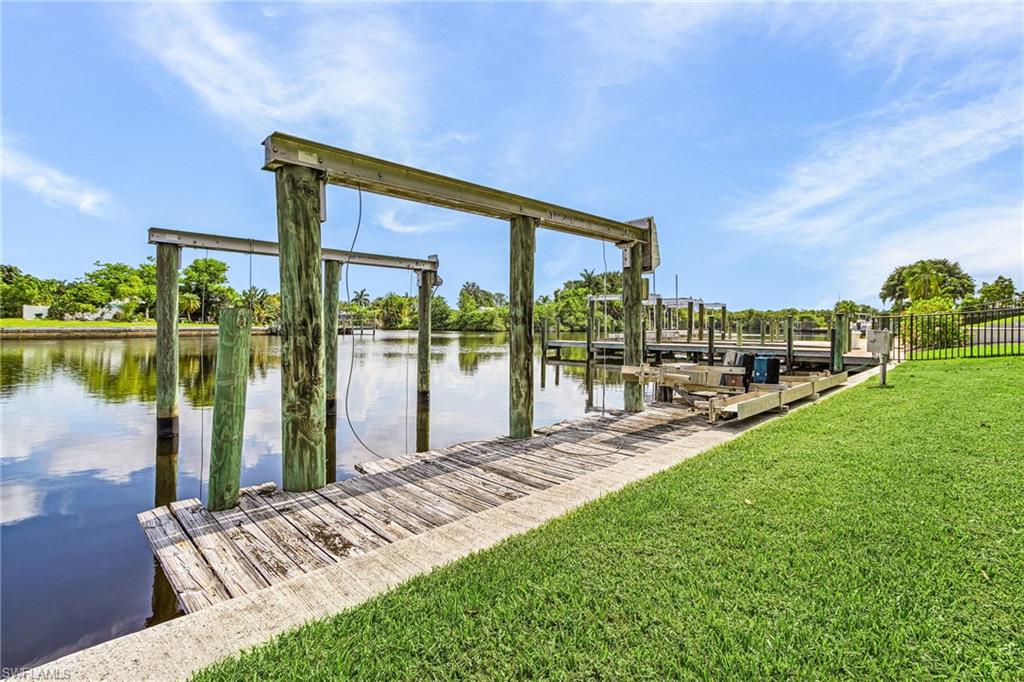 YACHT CLUB COLONY - Residential