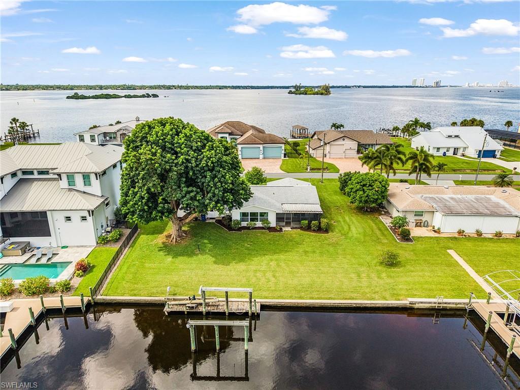 YACHT CLUB COLONY - Residential