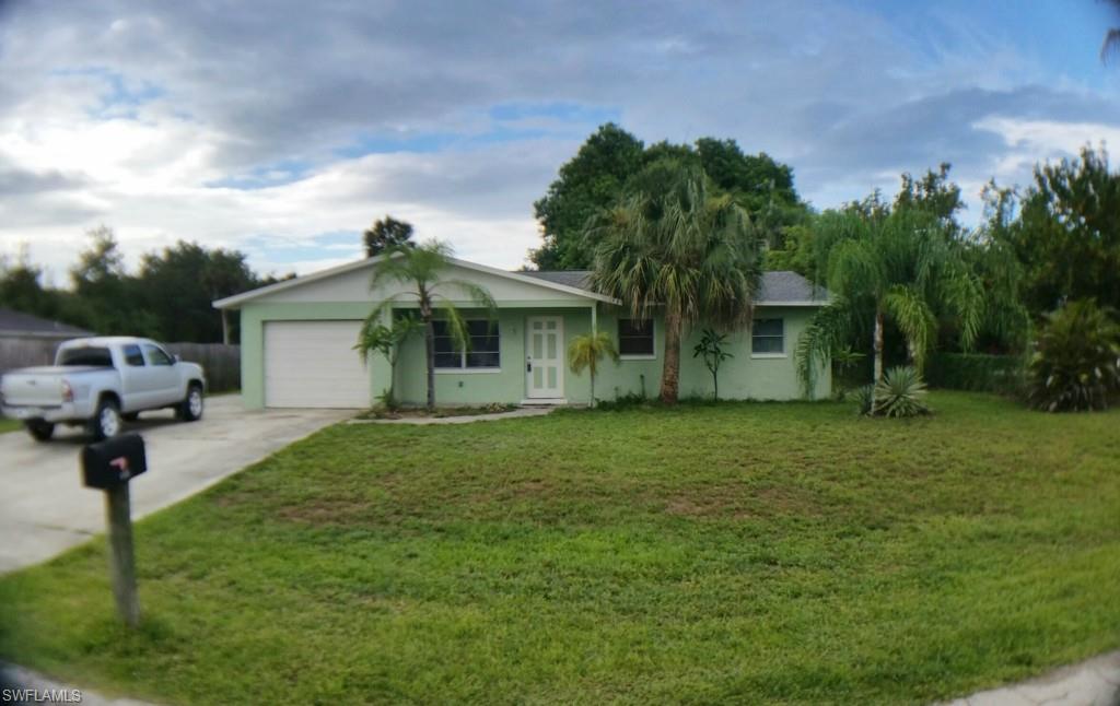 Great opportunity 3/2 starter home or rental investment under $100,000! Located in North Fort Myers, FL just steps to North Fort Myers High School, public swimming pool, shopping and much more. This home has been updated with new HVAC system approx. 1yr ago and new paint on exterior. It features tile in the kitchen and wet areas, the remaining floor space is vacant so you can put down what you want. Don't miss out on this great opportunity!
Agents: Please schedule showings thru CSS logo under pictures.