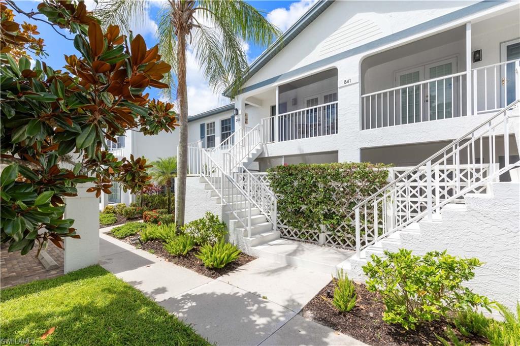 LAUREL OAKS AT PELICAN BAY - Residential