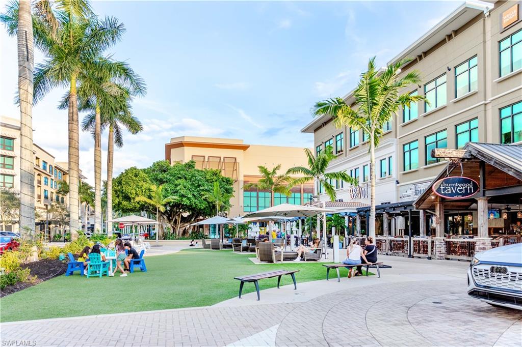 LAUREL OAKS AT PELICAN BAY - Residential
