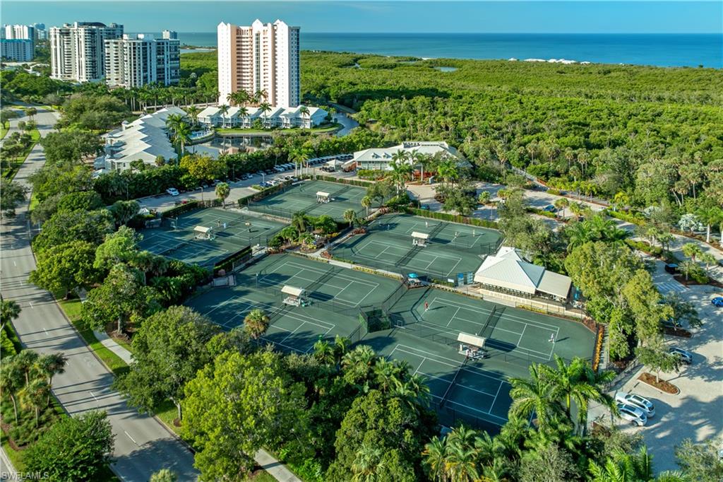 LAUREL OAKS AT PELICAN BAY - Residential