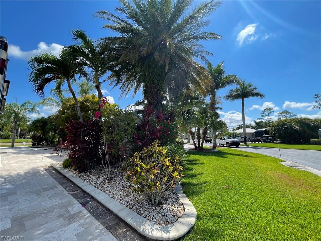 RIVERBEND MOTORCOACH RESORT - Land