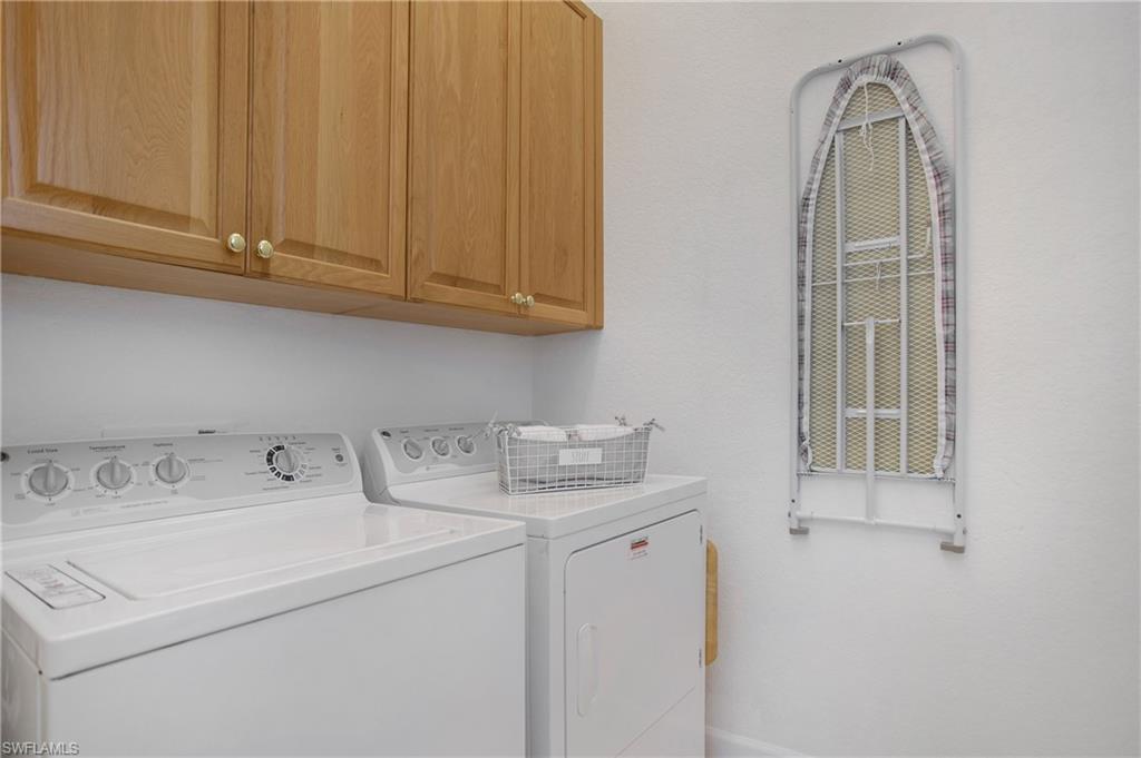 CARLTON LAKES - Residential