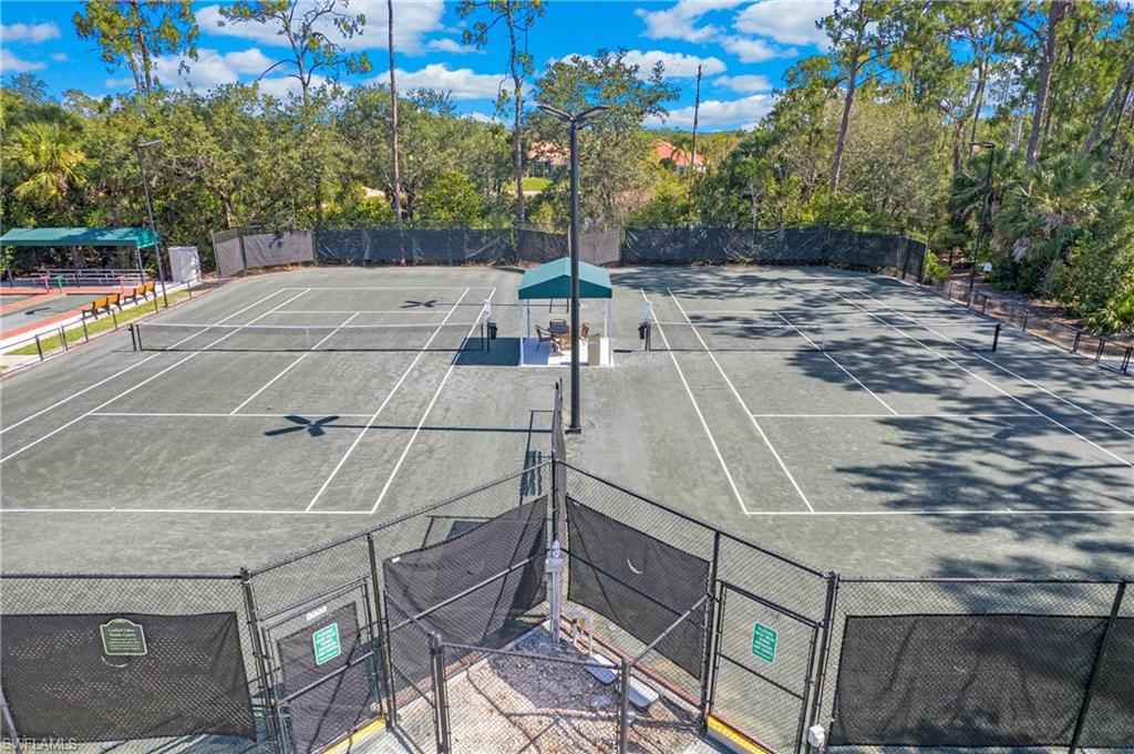 CARLTON LAKES - Residential