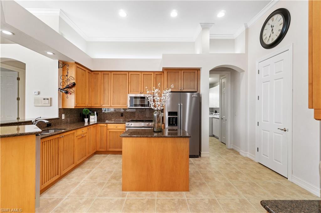 WILSHIRE LAKES - Residential