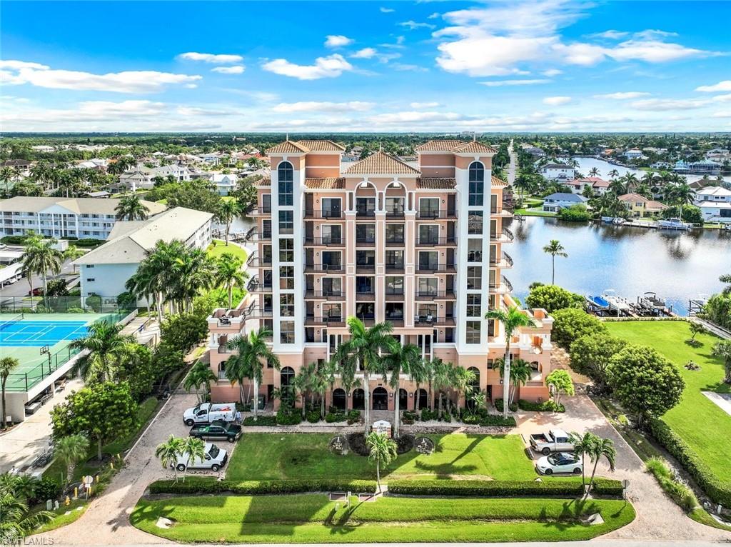 VANDERBILT BEACHCOMBER - Residential