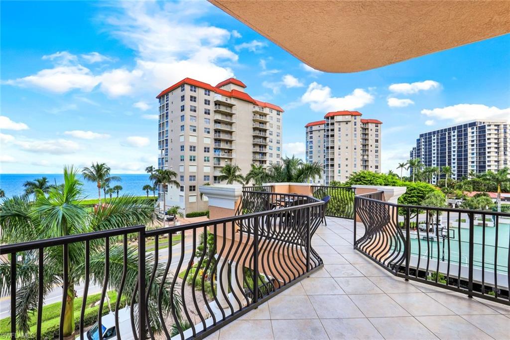 VANDERBILT BEACHCOMBER - Residential