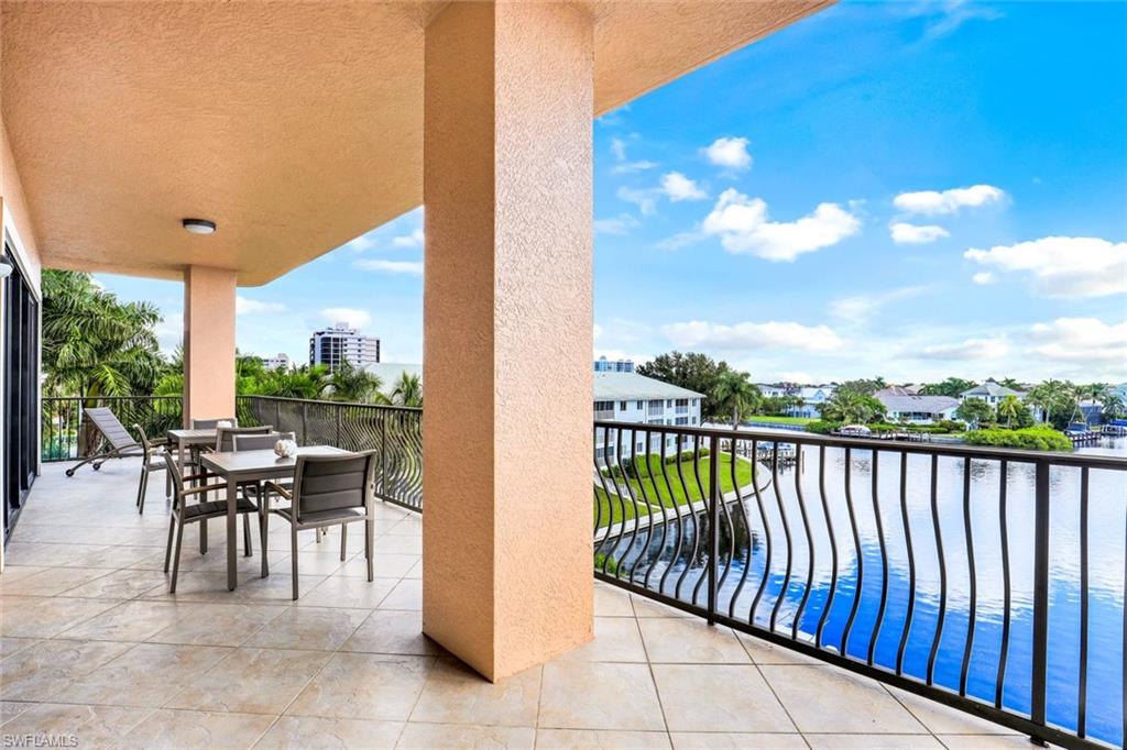 VANDERBILT BEACHCOMBER - Residential