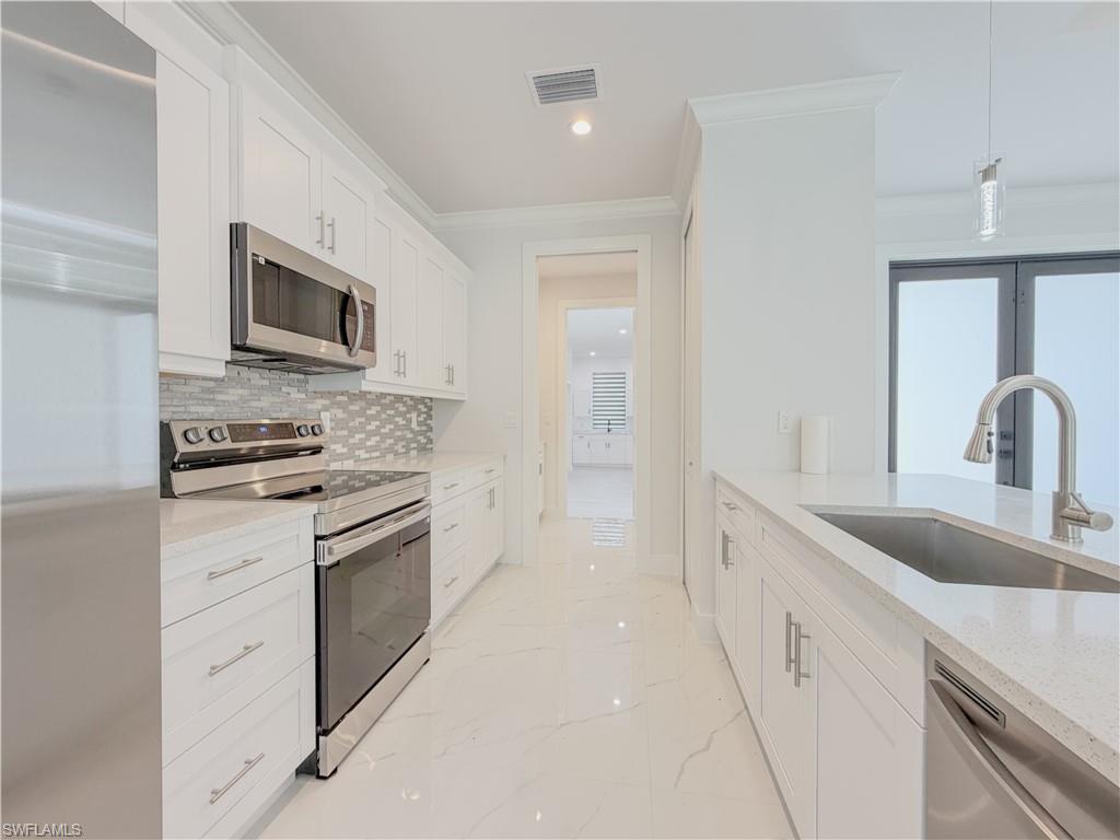 GOLDEN GATE ESTATES - Residential Lease