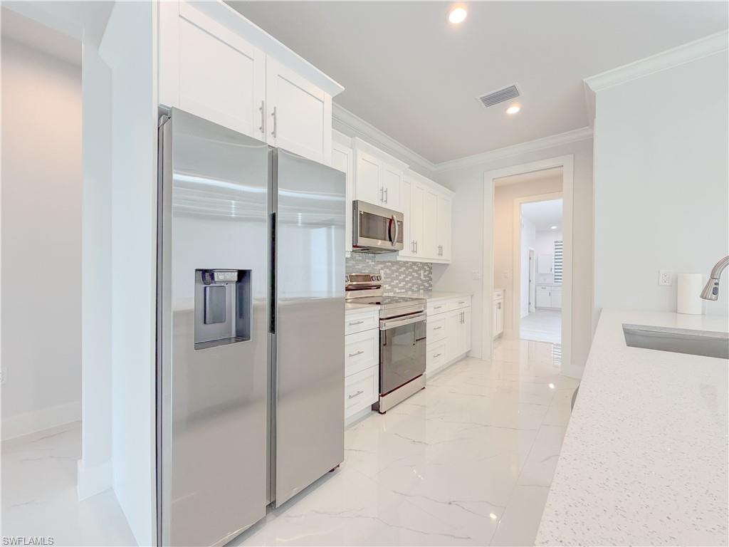 GOLDEN GATE ESTATES - Residential Lease