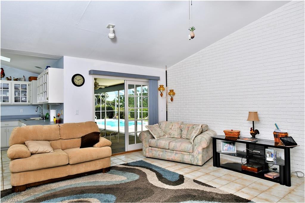 TWIN LAKE ESTATES - Residential