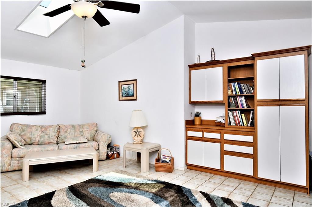 TWIN LAKE ESTATES - Residential