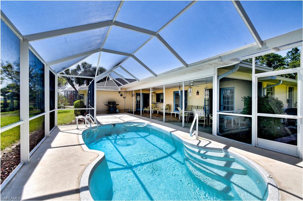 TWIN LAKE ESTATES - Residential