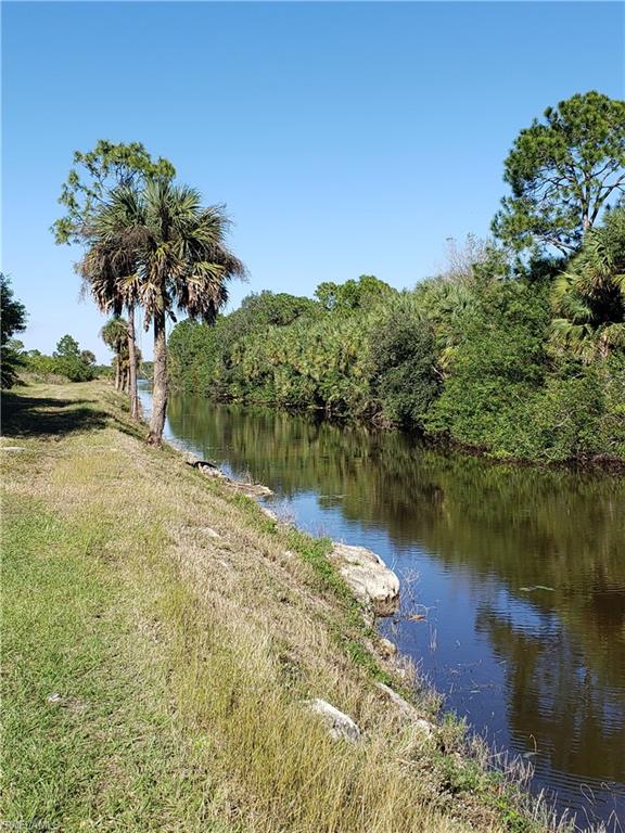 LEHIGH ACRES - Land