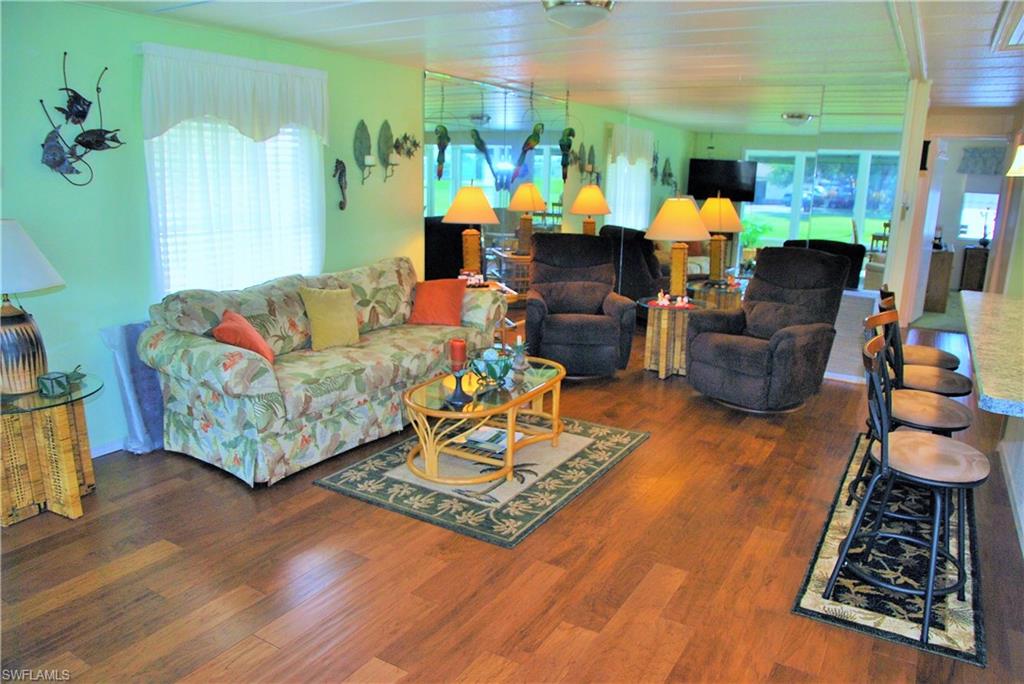 SIX LAKES COUNTRY CLUB - Residential