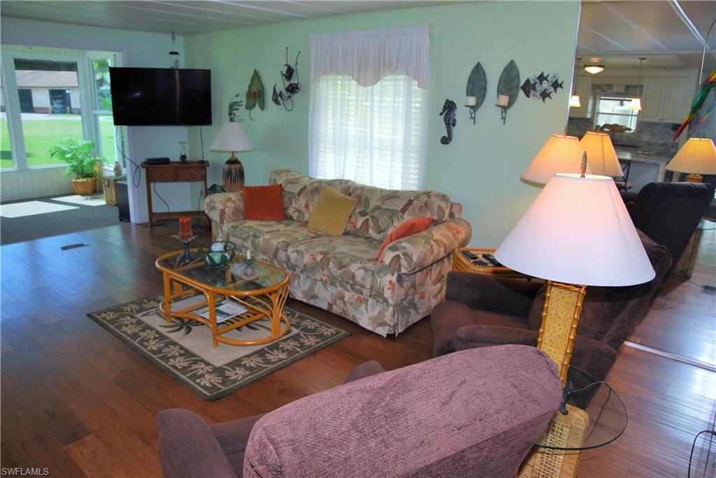 SIX LAKES COUNTRY CLUB - Residential